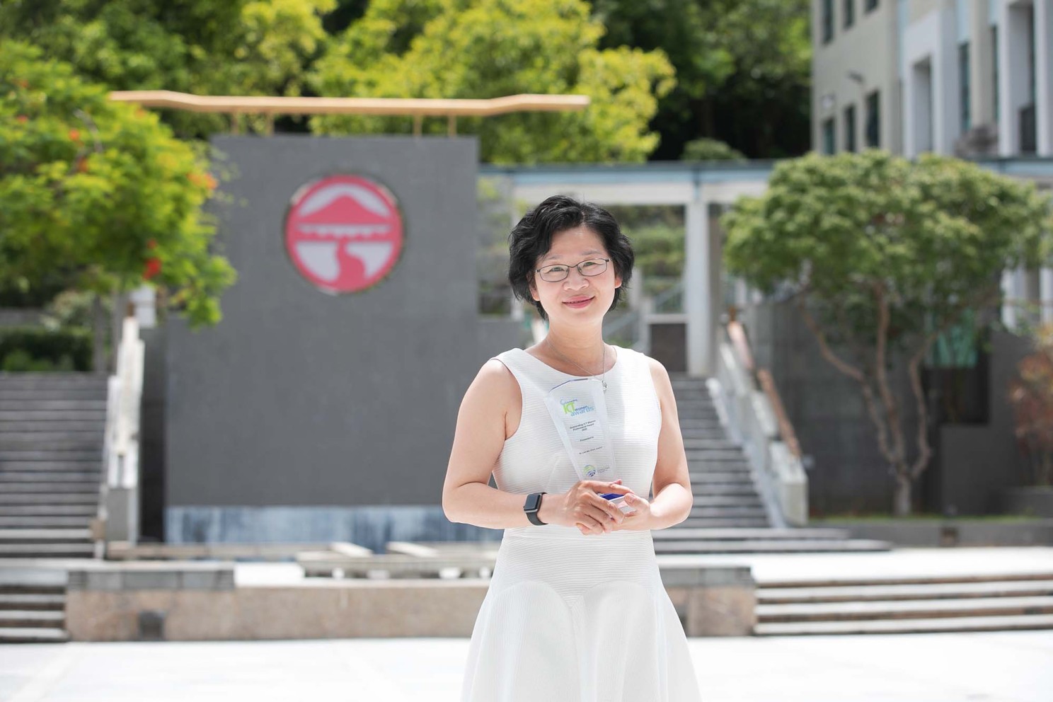打破职场传统 – 资讯及通讯科技杰出女士奖得主林美珍博士推动岭大数码改革