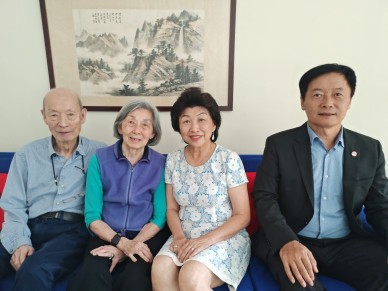 岭大校长秦泗钊教授与著名经济学家及岭南校友邹至庄教授会面 分享岭大最新发展与成就