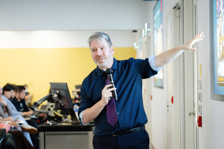 Public Lecture by Prof Michael Berry (UCLA) and Academic Exchange