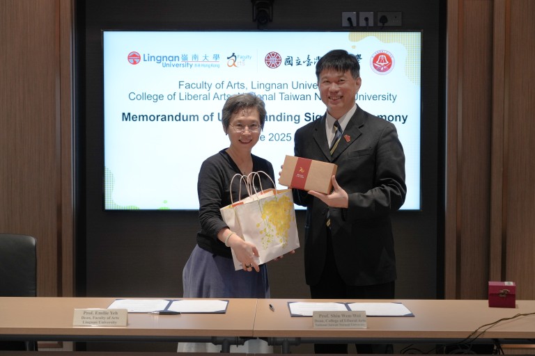 presenting souvenirs to Dean Yeh