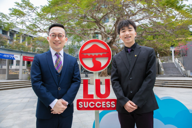 Photo of Senior Lecturer Dr Zhou Bo and LU student Pun Hok-lam