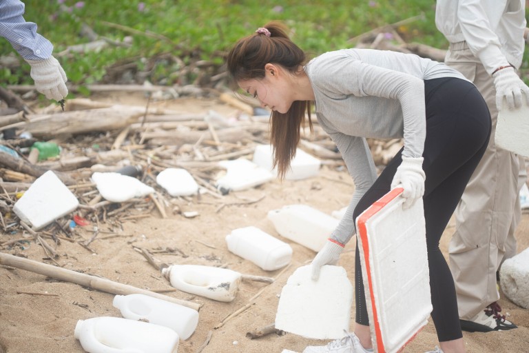 Curating Beach Field Trip, led by Liina Klauss