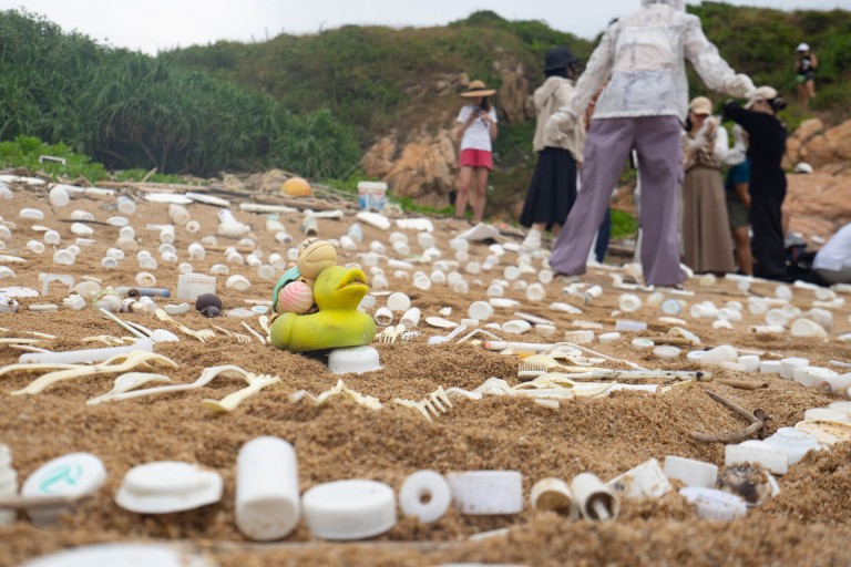 Curating Beach Field Trip, led by Liina Klauss