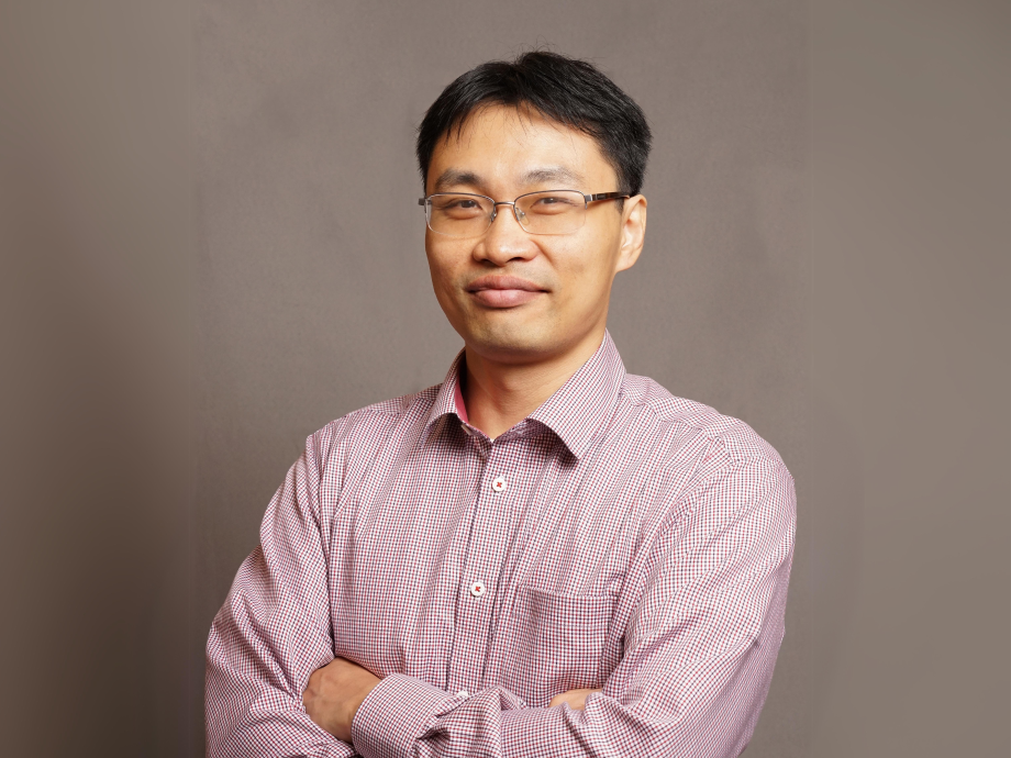 黄智亮教授