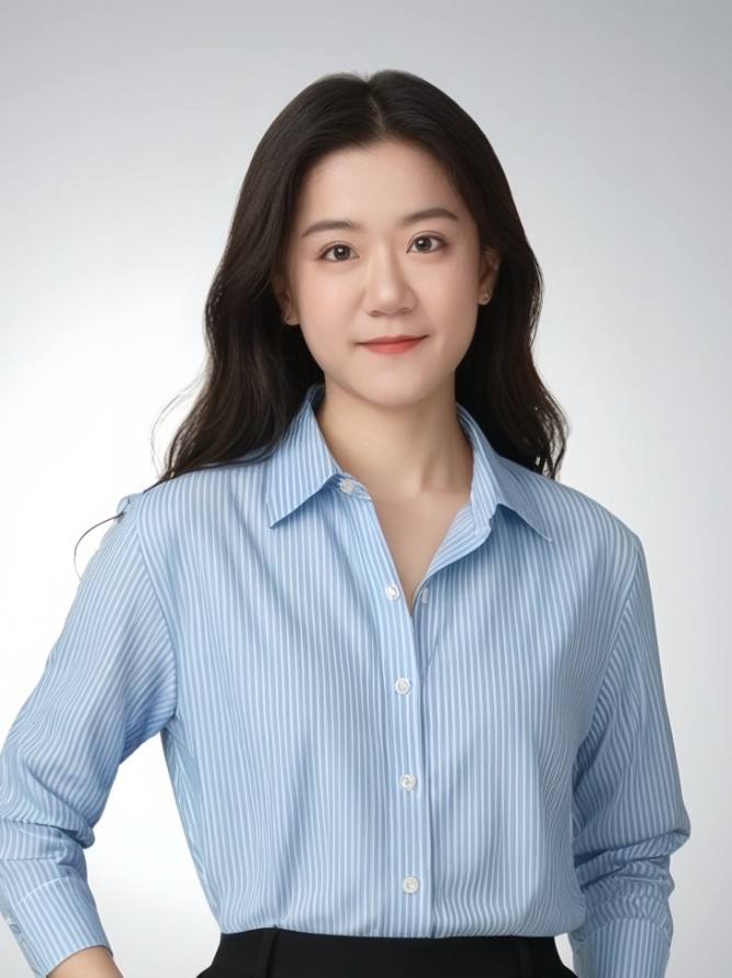 Selena TAN