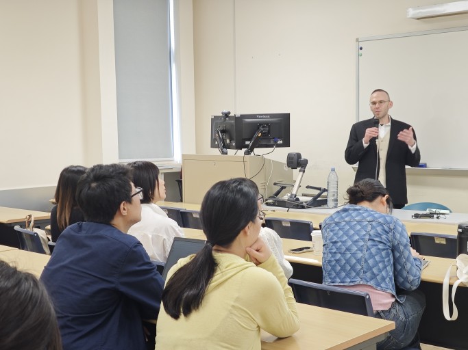 Research Seminar on 10 April 2025