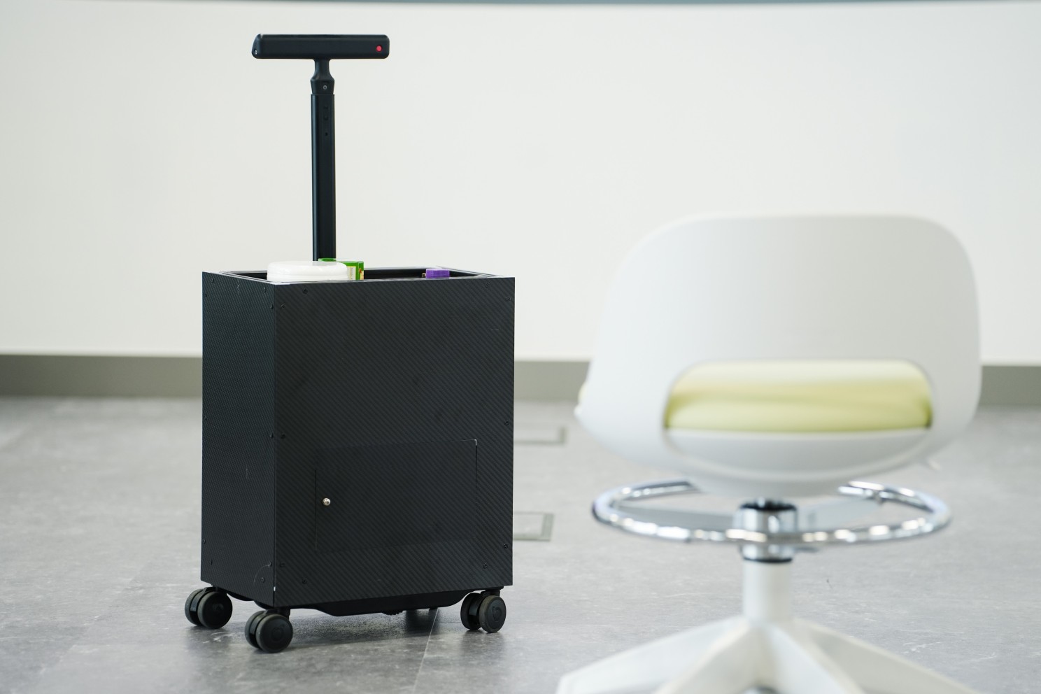 New generation of AI-tracking grocery cart receives Hong Kong patent