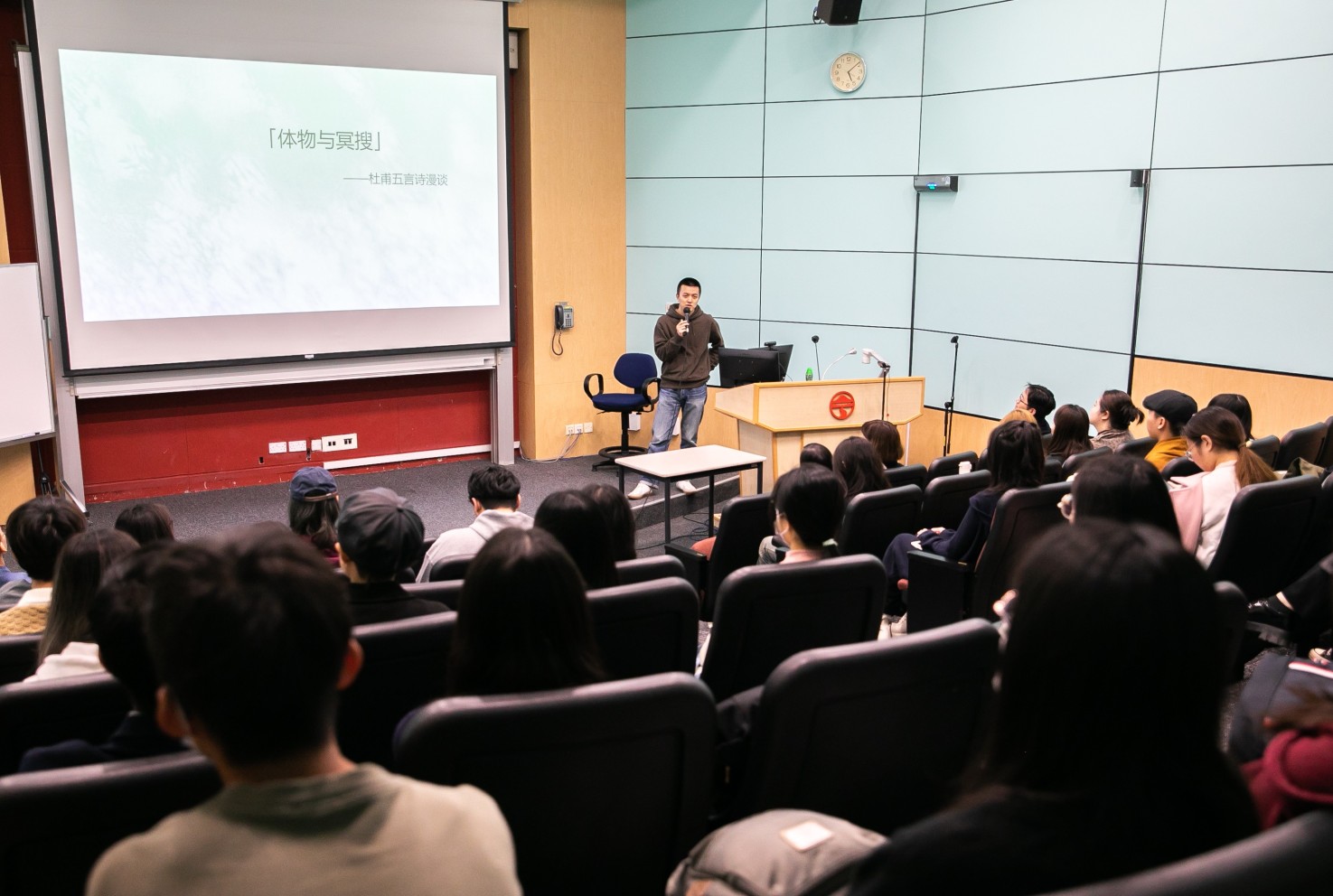 Writer-in-residence for the 2023/24 academic year Chen Chuncheng inspires students' creativity