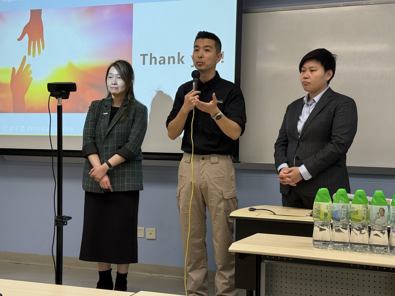 岭南大学与屯门警区合办讲座共建关爱校园