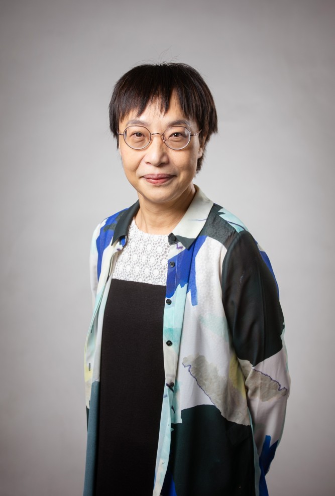 Prof Pun says, "Most of the film and TV workers face a fragmented employment pattern, making it difficult for them to seek improvements in their treatment. We believe that the government should take the lead in urging the industry to introduce standard contracts, promote the culture of signing a full agreement before starting work, and address the occupational safety and health risks during the production period to safeguard the freelance workers' interests."