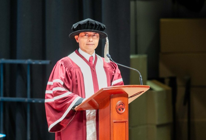 President Qin wishes graduates all the best in their future endeavours.