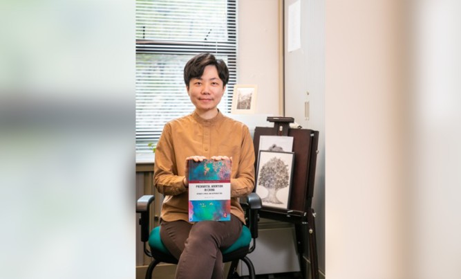Through the exhibition, Prof Ruby Lai Yuen-shan, Assistant Professor of the Department of Sociology and Social Policy at Lingnan University, aims to raise public awareness of recent policies on basic housing units.
