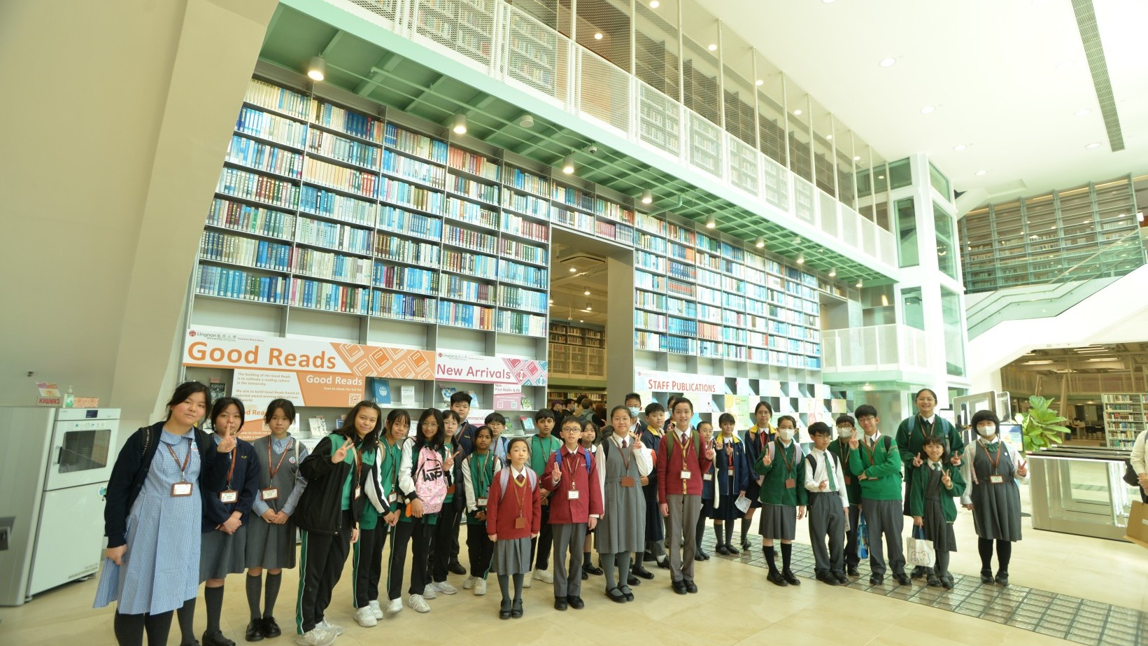 Over 150 Tuen Mun primary school students and teachers visit Lingnan University and engage in the "A Day at University" activity.