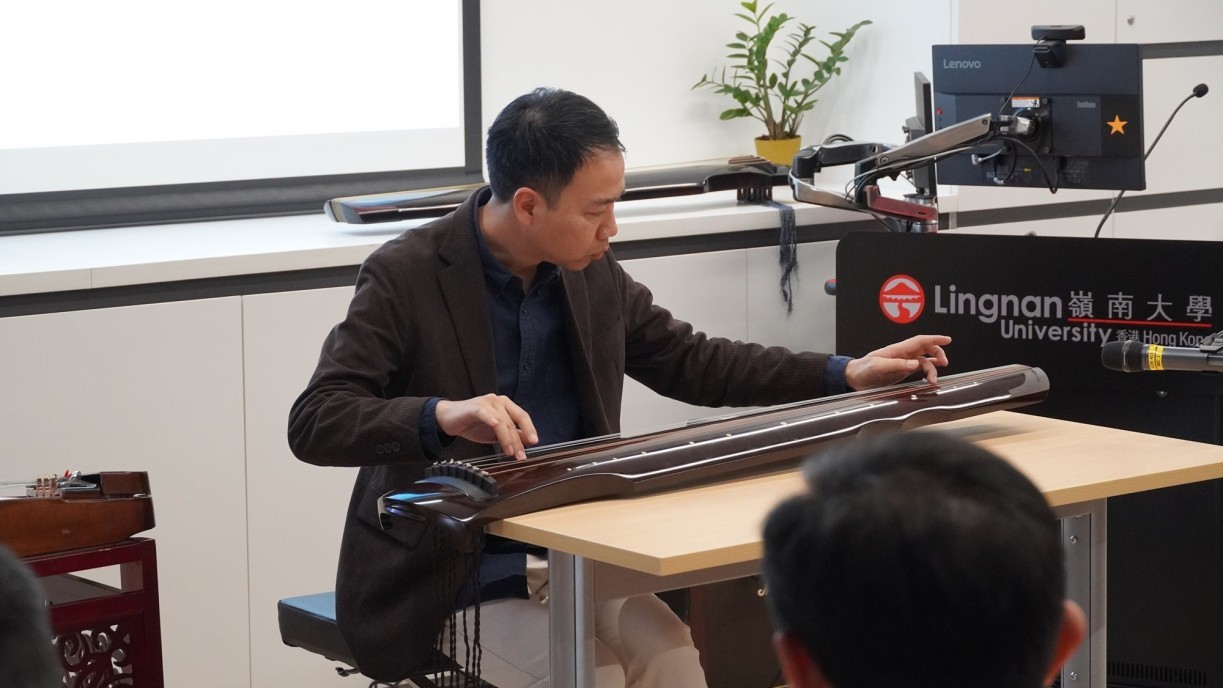 Dr Liang Ji-yong, President of the Hong Kong Gu Qin Association, discusses the development of the Guqin in Hong Kong and gives an impromptu performance.