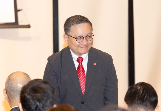 副校长(行政)陈志民先生出席论坛。