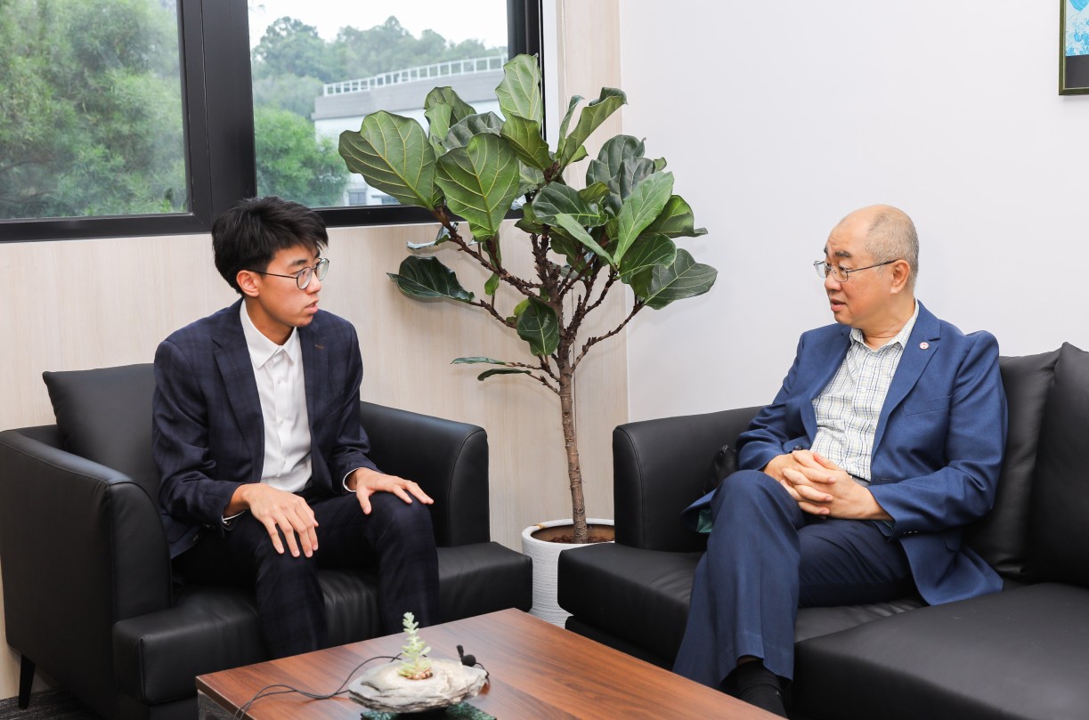 Prof Raymond Chan