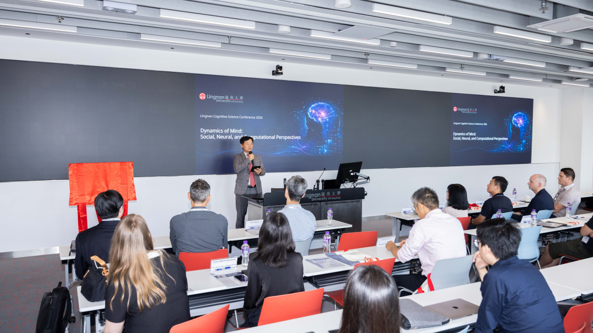 Prof S. Joe Qin, President and Wai Kee Kau Chair Professor of Data Science, gives his welcoming remarks.