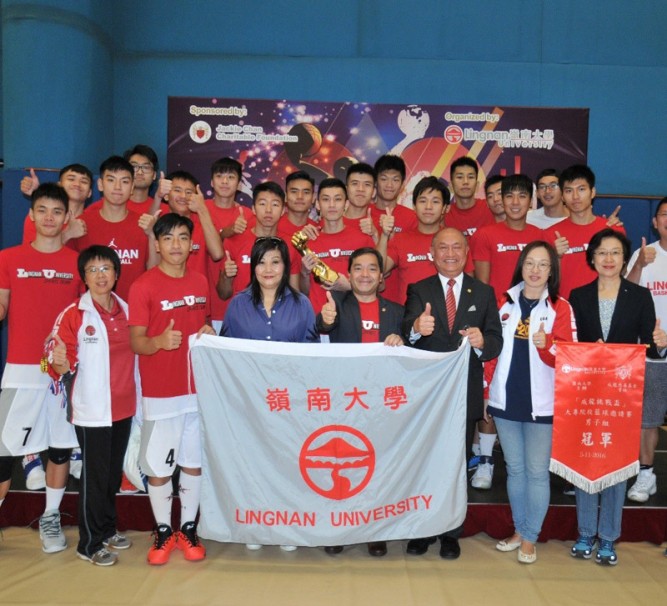 男子篮球队於成龙挑战杯夺冠