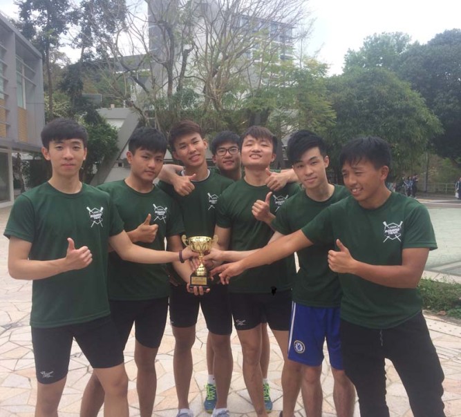 Men’s team grasps award in inter-university indoor rowing competition