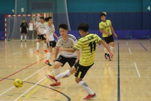 T.W.G.Hs secondary school students present outstanding football plays at Lingnan