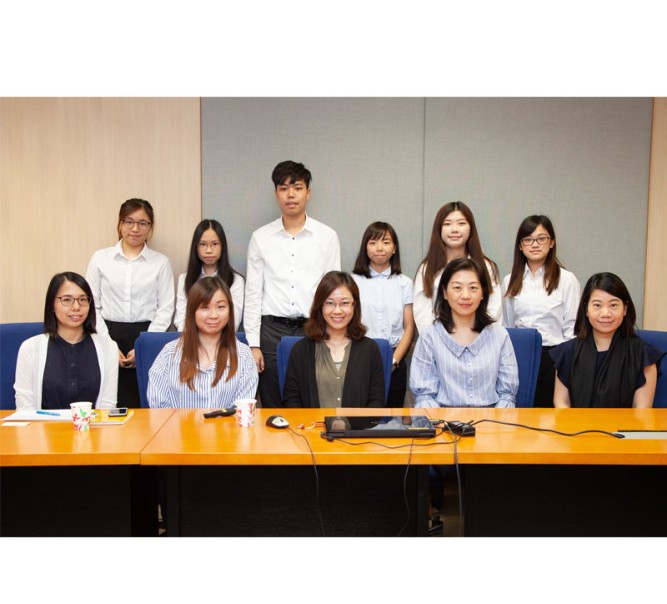 Scholarship awardees meet with representative from Chow Tai Fook Charity Foundation