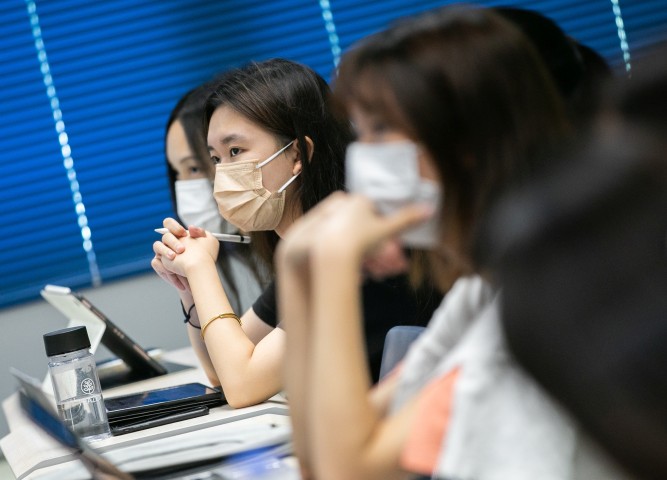 嶺大學科心理學及工商管理學科名列全國十大