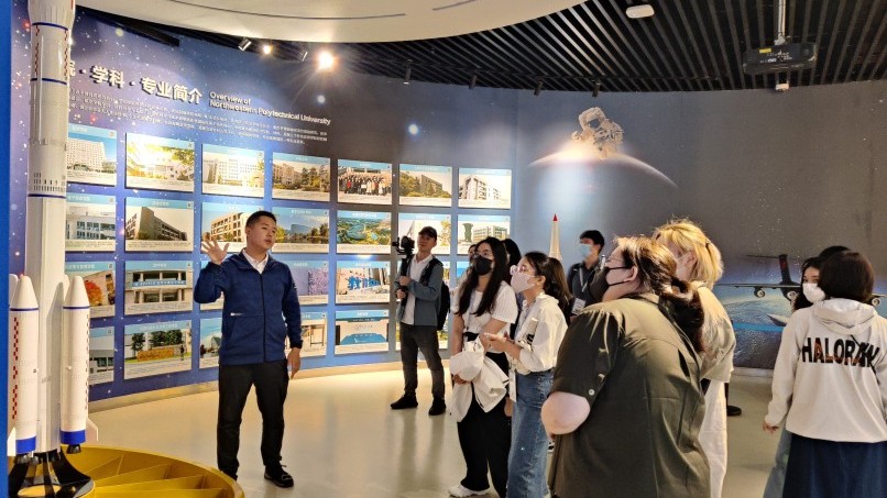 Over 20 Lingnan students visit Xi'an and Zhengzhou to enjoy their beauty, history and culture