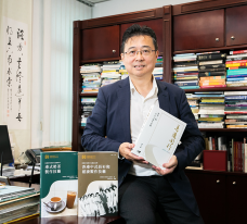 Prof Lau Chi-pang discusses his award-winning book on Tung Wah and local heritage