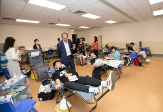 Lingnan student receives Young Donor Award for giving blood 68 times