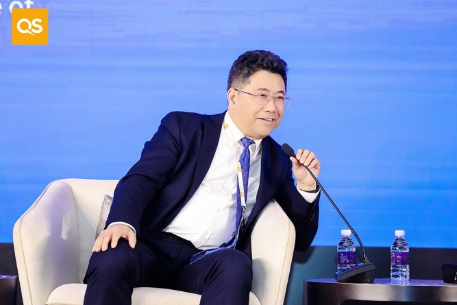 同濟大學常務副校長呂培明教授