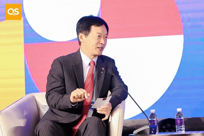 嶺南大學校長暨韋基球數據科學講座教授秦泗釗教授