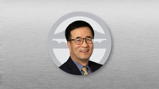 高信林教授(伍絜宜跨學科學院教授)