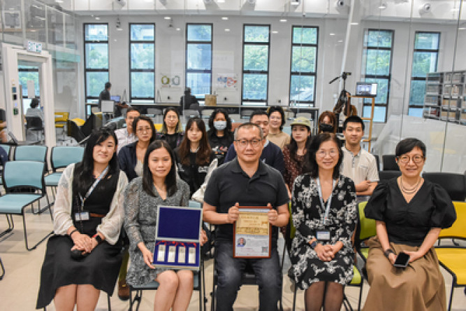 Free Online Learning Platform via Digital Commons