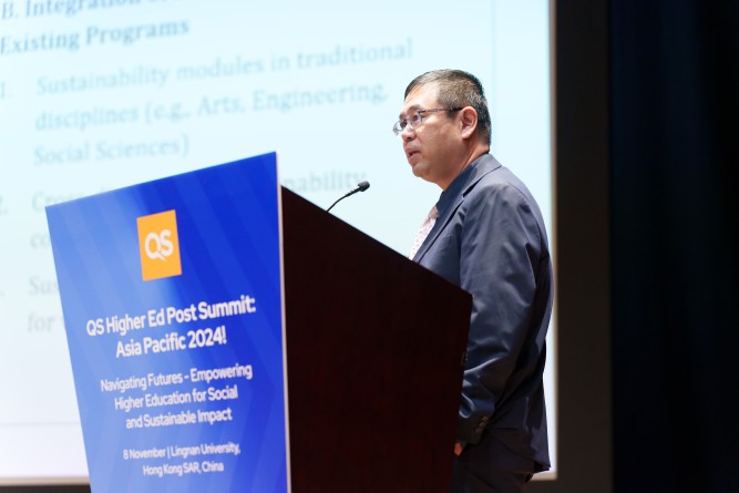 Prof Chen Xi, Chair Professor of Interdisciplinary Studies and Dean of School of Interdisciplinary Studies, Lingnan University