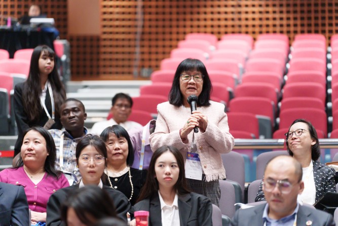 Professor Siu Oi Ling, the Lam Woo & Co Ltd Chair Professor of Applied Psychology, in Lingnan University’s Department of Psychology