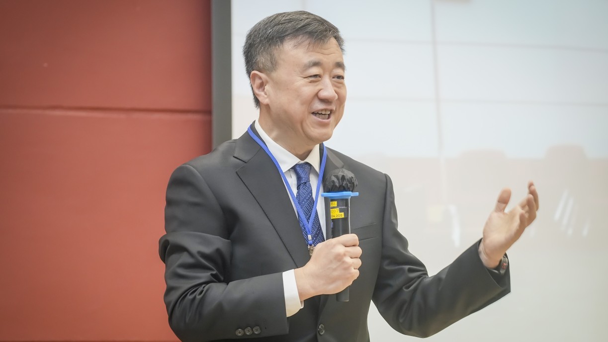 Prof Yang Bin, Vice President of Tsinghua University.