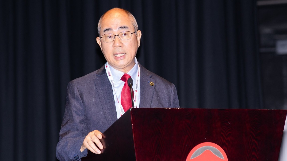 Vice-President (Academics) cum Provost Prof Raymond Chan Hon-fu gives a speech on “Academic Excellence and Global Engagement”.