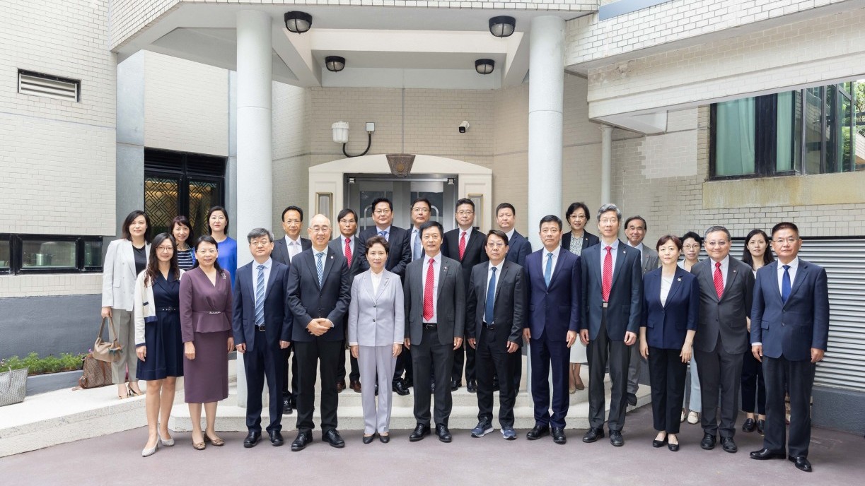 山東省委副書記王宇燕一行訪問嶺南大學,雙方就科研及人才培養建立更緊密的合作關係。