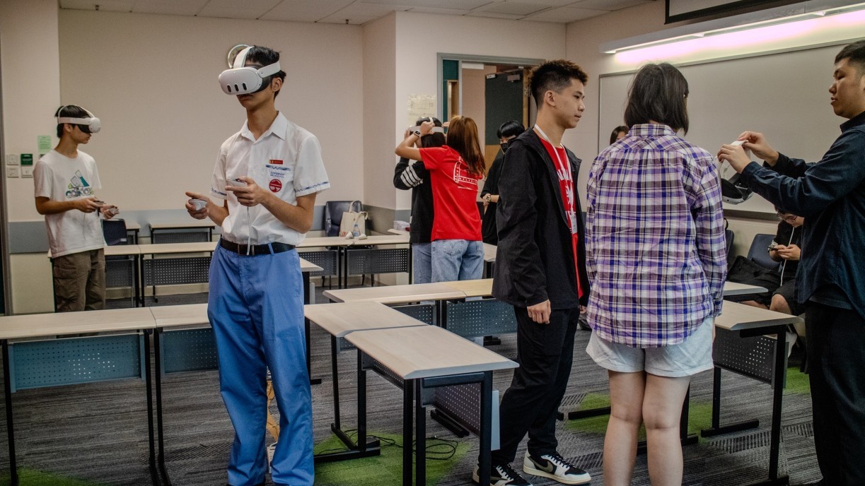 VR games for prospective students are some of the Faculty of Business teaching innovations.