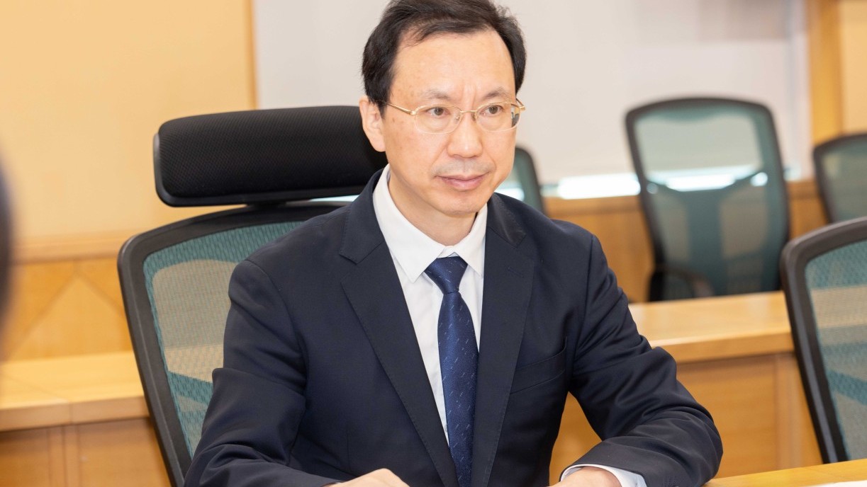 Prof Zheng Qinghua, President of Tongji University, delivers a speech.
