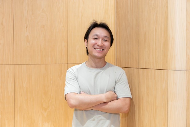 Master's student Mr Zhang Chuqi was inspired by Prof Lau's insights into chronicles, which have provided him with valuable new perspectives.