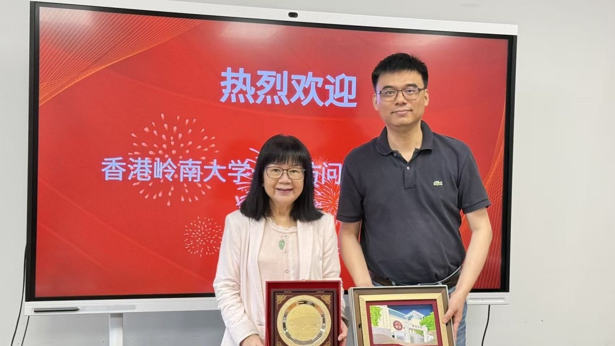 蕭愛鈴教授(左)及陳琦教授(右)。