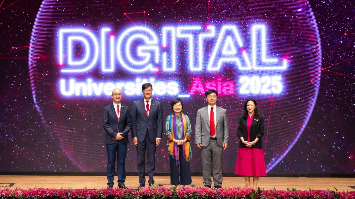 Opening Ceremony of the THE Digital Universities Asia 2025 Summit. (From left: Prof Raymond Chan Hon-fu, Vice-President (Academics) cum Provost of Lingnan University, Mr Andrew Yao Cho-fai, Council Chairman, Dr Choi Yuk-lin, Secretary for Education, Prof S. Joe Qin, President of Lingnan University, Ms Lim Mei-mei, THE President for APAC)