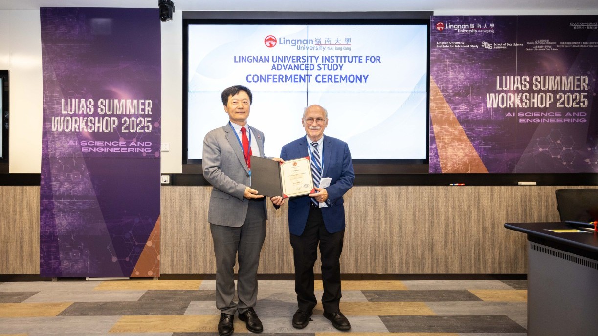 Lingnan University confers the title of Lingnan Fellow on Prof Ignacio E. Grossmann (right).