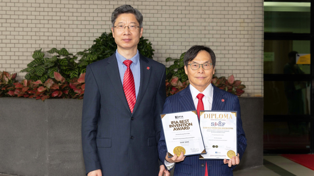左起:副校长(研究及创新)及唐天燊机器学习讲座教授姚新教授、岭大协理副校长(策略型研究)邝得互教授。