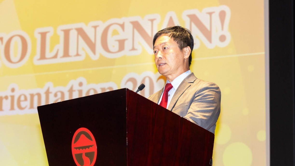 Prof S. Joe Qin, President and Wai Kee Kau Chair Professor of Data Science, delivers his speech.