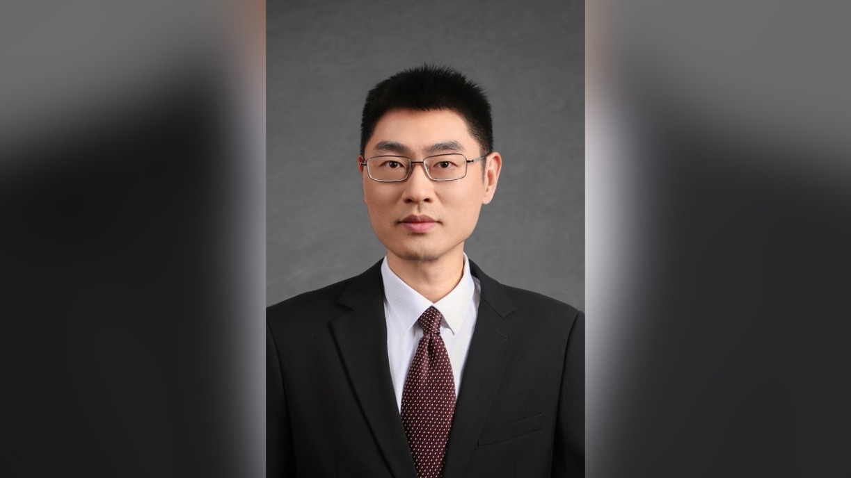 论文的共同通讯作者、岭大跨学科学院副教授李亮亮教授。