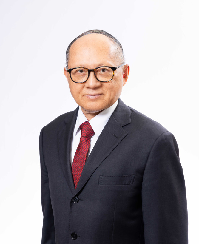 吳亮星先生。