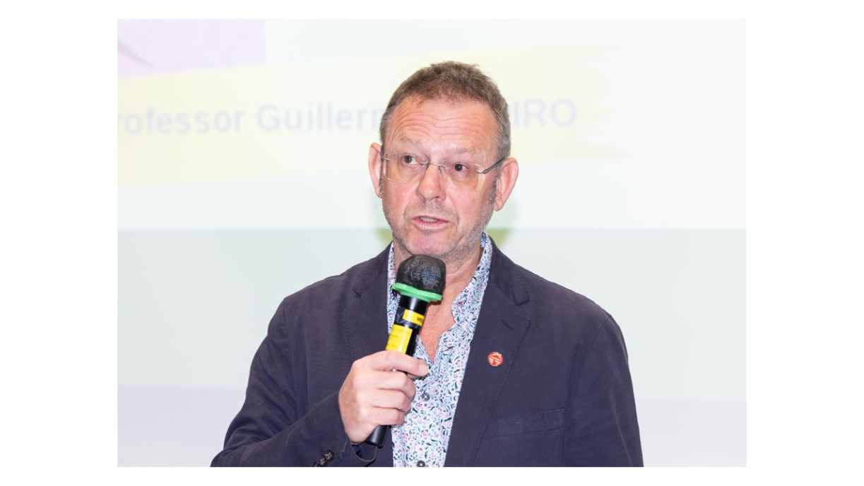 Prof Richard M. Walker, Director of the LUIAS, delivers a welcome address.