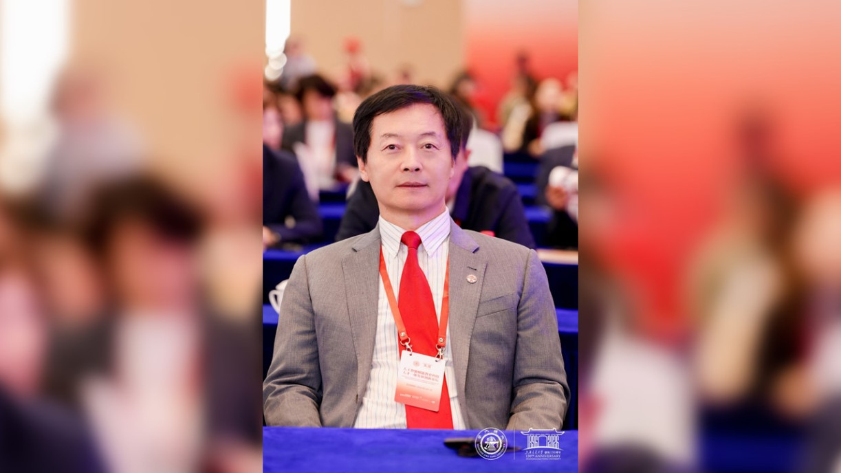 President Qin at the Innovation Forum on AI Empowering the Integrated Development of Education, Science and Technology, and Talent.